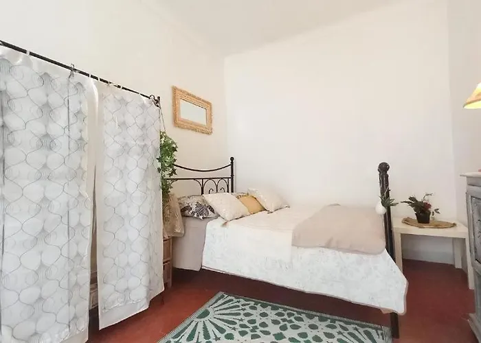 Forville Apartment *
