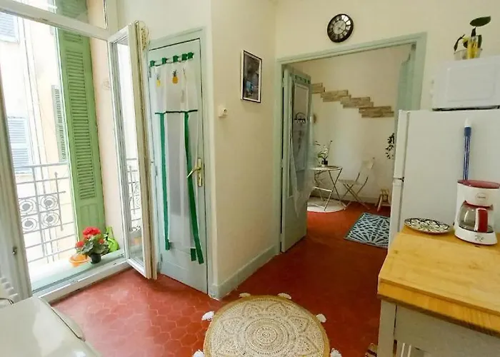 Forville Apartment *